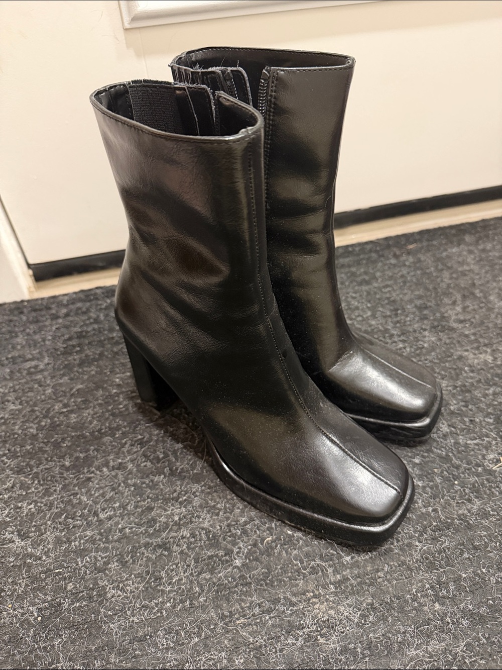 Steve Madden Black Square-Toe Mid-Calf Block Heel Boots